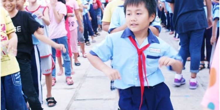 Góp 900 niềm vui cho các bé ngày khai trường