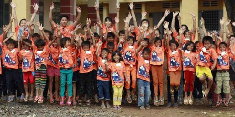 Những học sinh đầu tiên của ngôi trường Tottochan 2016