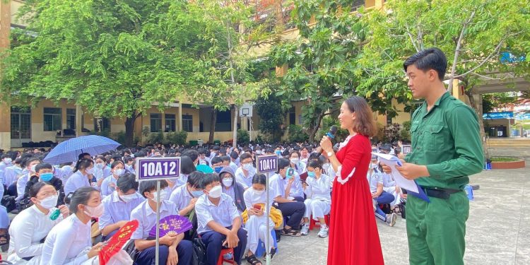 CHUYÊN ĐỀ: NGHỆ THUẬT DÙNG MẠNG XÃ HỘI VÀ CƠ HỘI NGHỀ NGHIỆP TRONG LĨNH VỰC TRUYỀN THÔNG.