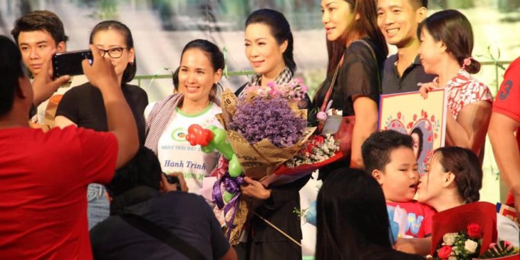 BIÊN KỊCH VŨ TRINH HAI LẦN CHUYỂN THỂ THÀNH CÔNG TÁC PHẨM RẶNG TRÂM BẦU CHO NSND TRỊNH KIM CHI VÀ NHÀ HÁT KỊCH QUÂN ĐỘI