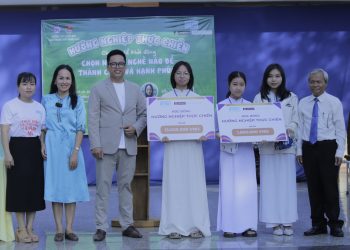 HỌC SINH TRƯỜNG THPT PHƯỚC BÌNH HỨNG THÚ VỚI HƯỚNG NGHIỆP THỰC CHIẾN