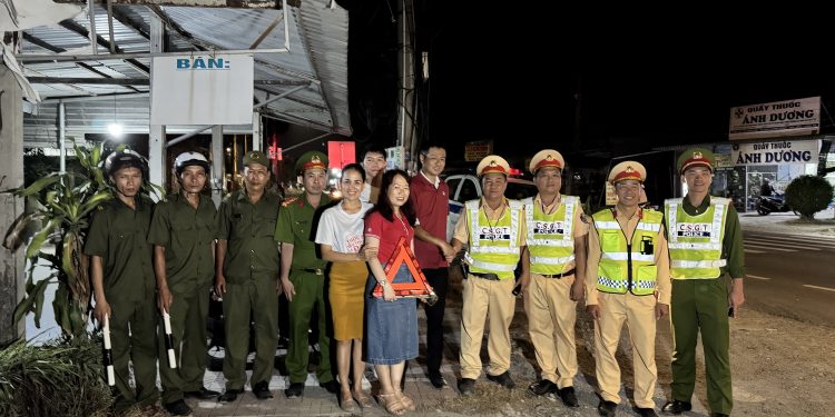 Bridgestone Việt Nam đồng hành cùng Cảnh sát Giao thông tỉnh Tây Ninh triển khai chương trình “Điểm sáng an toàn trên những cung đường đêm”